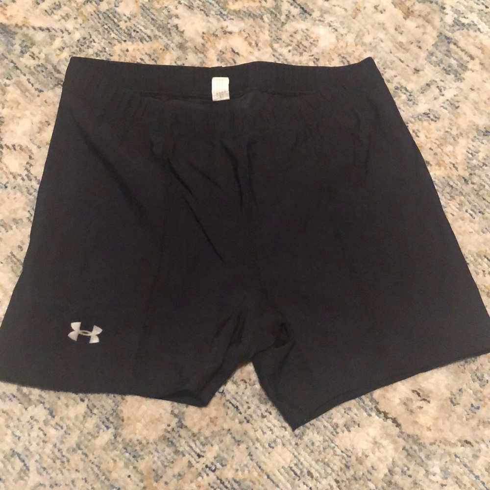 Under armour spandex shorts size medium